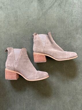 TOMS Women's Esme Chelsea Boots